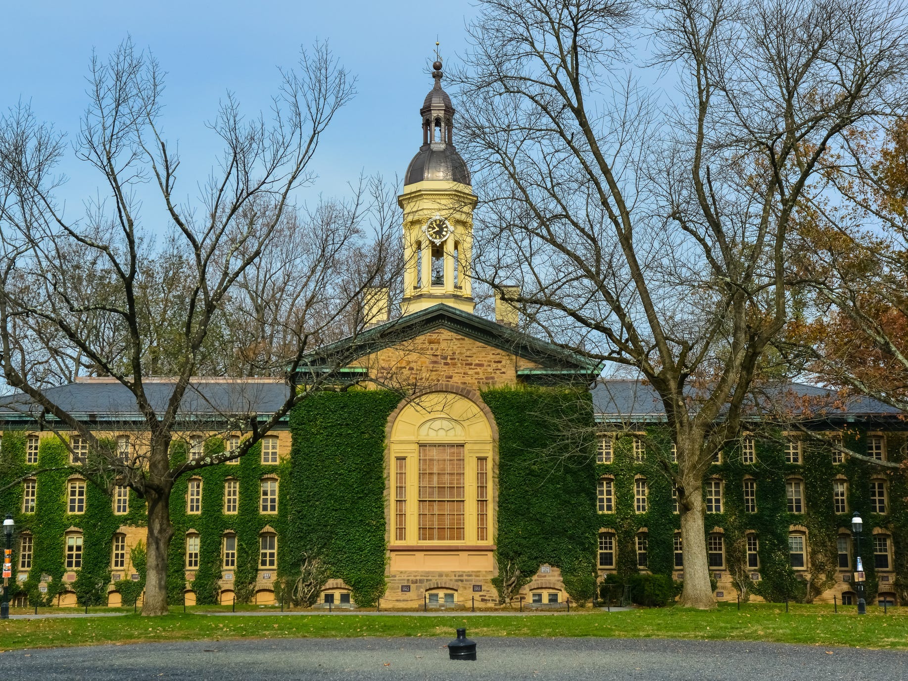 25 colleges where students study the most hours a week