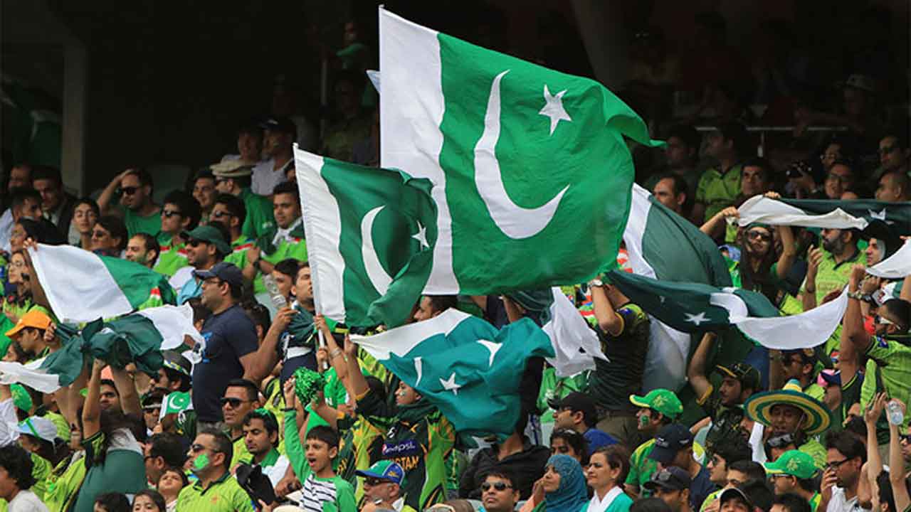 Pakistan players 'more focused on earning money'