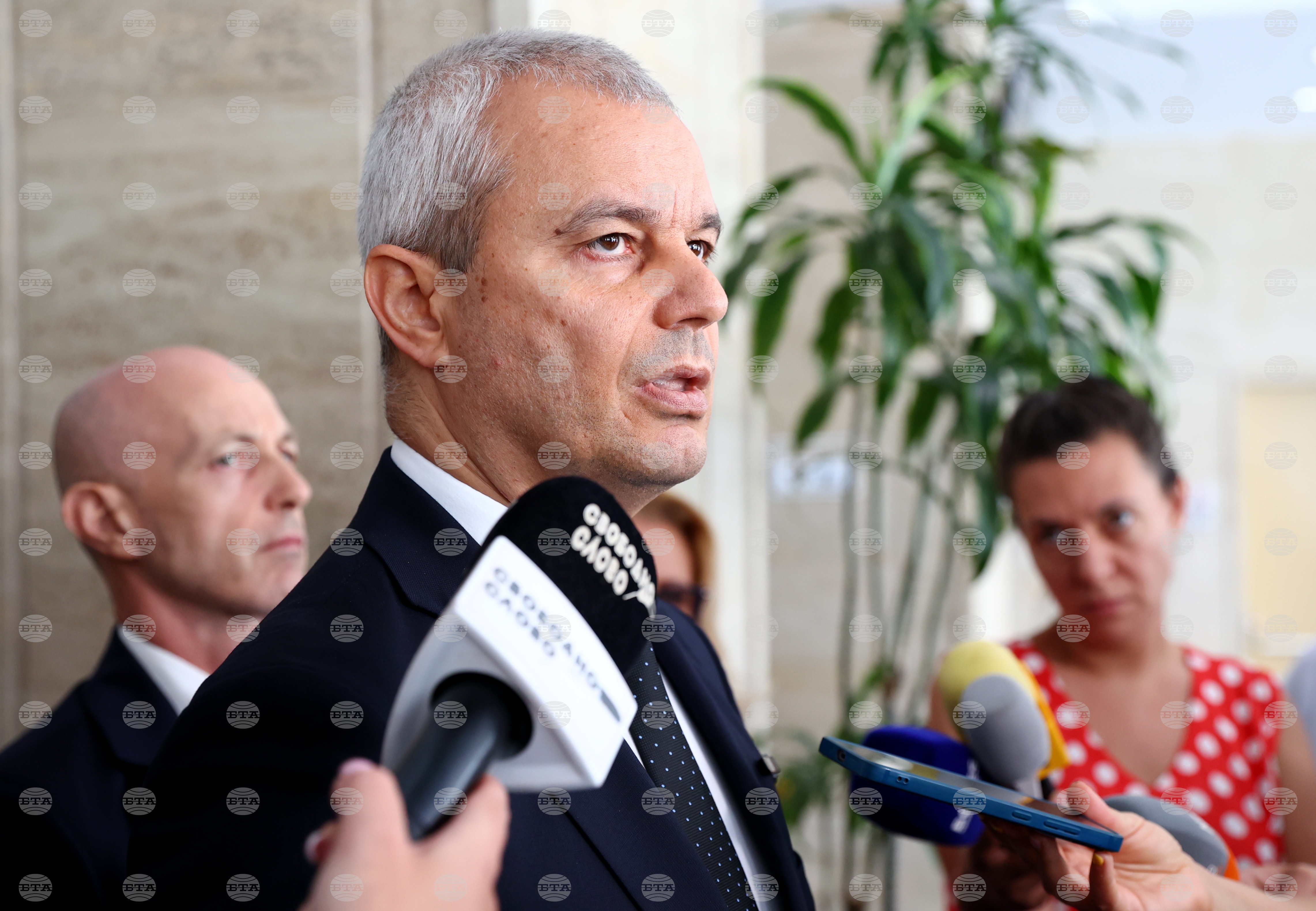 Vazrazhdane Says Government's "Revised" Programme Confirms Election Pledges Cannot Be Fulfilled