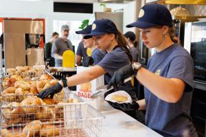 Line of customers at new store provides 'surreal' moment for Omaha Bagel Co. owner