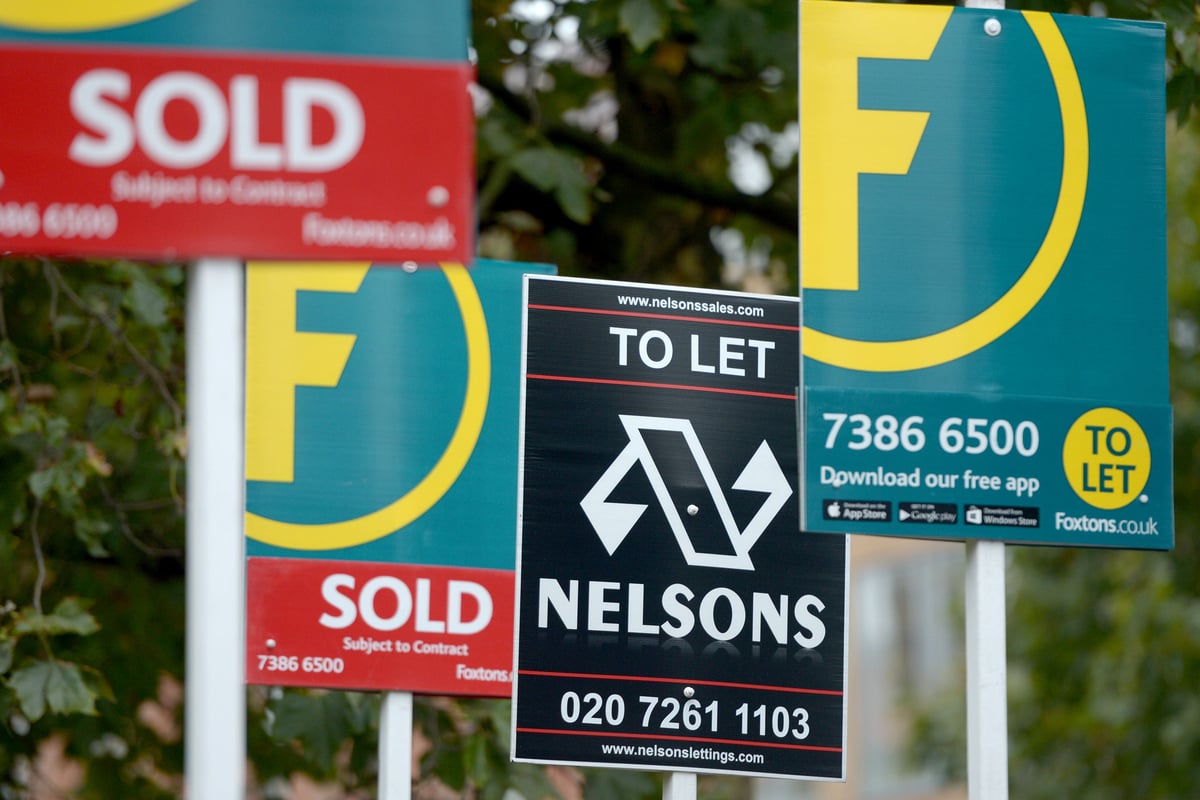Housing market struggled to gain momentum in July, say surveyors