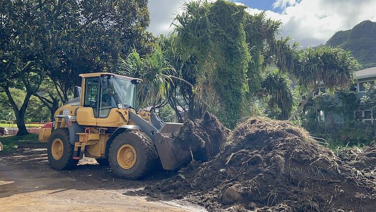 Honolulu continues preparations as tropical storm nears