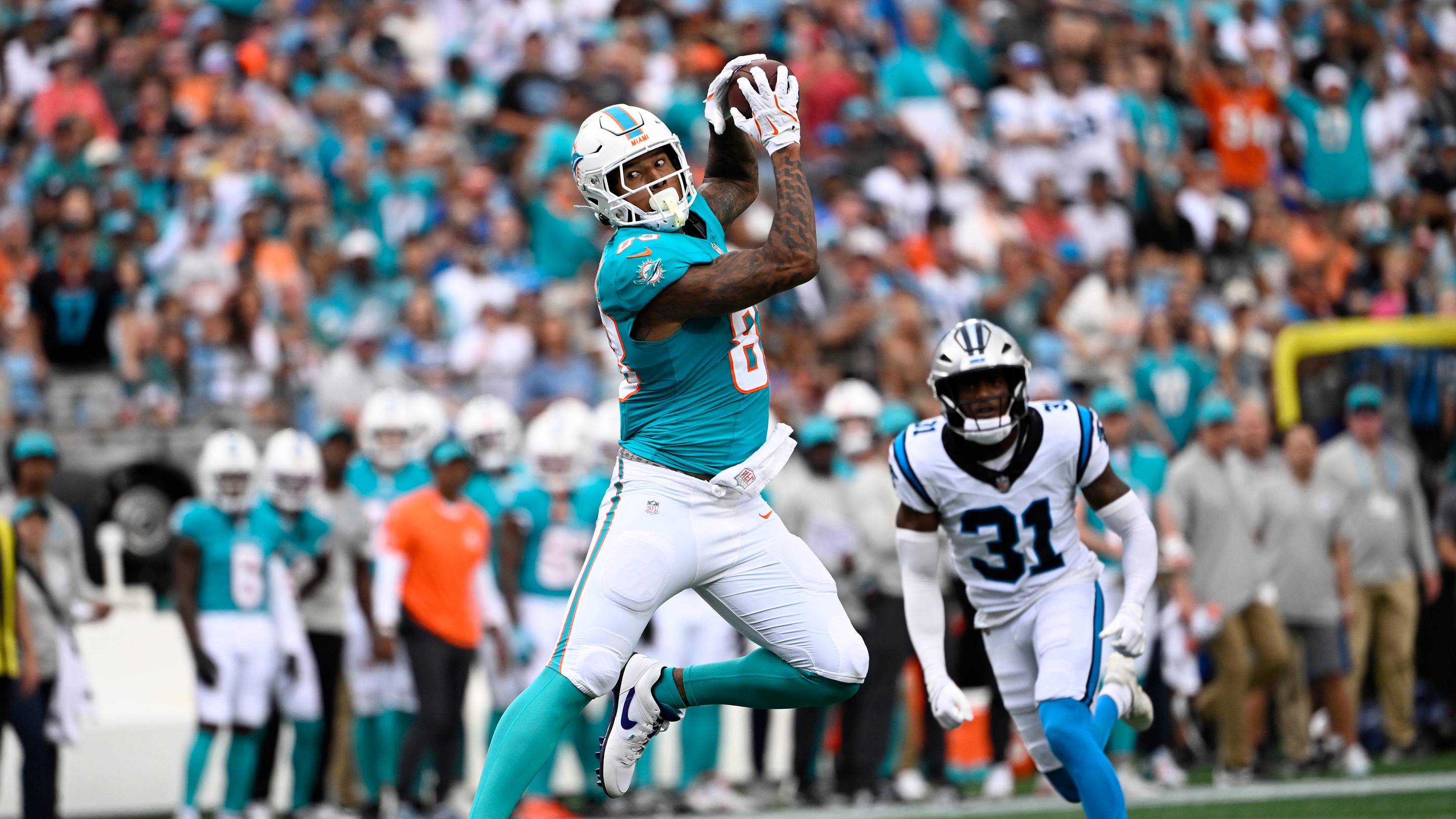Panthers Finally Make Needed TE Splash with Risky Darren Waller Signing