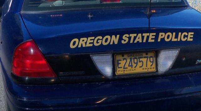 Motorcyclist dies in 3-vehicle crash on Oregon highway