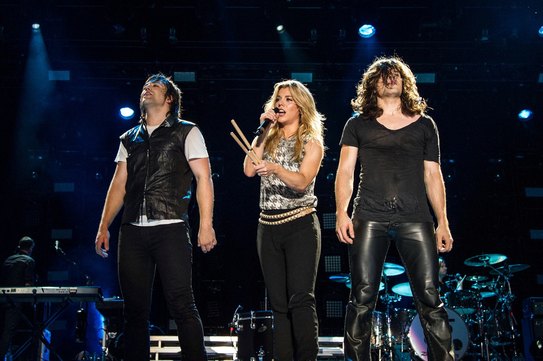 Country music star says sister booted him from Grammy-winning band: ‘I was terminated’