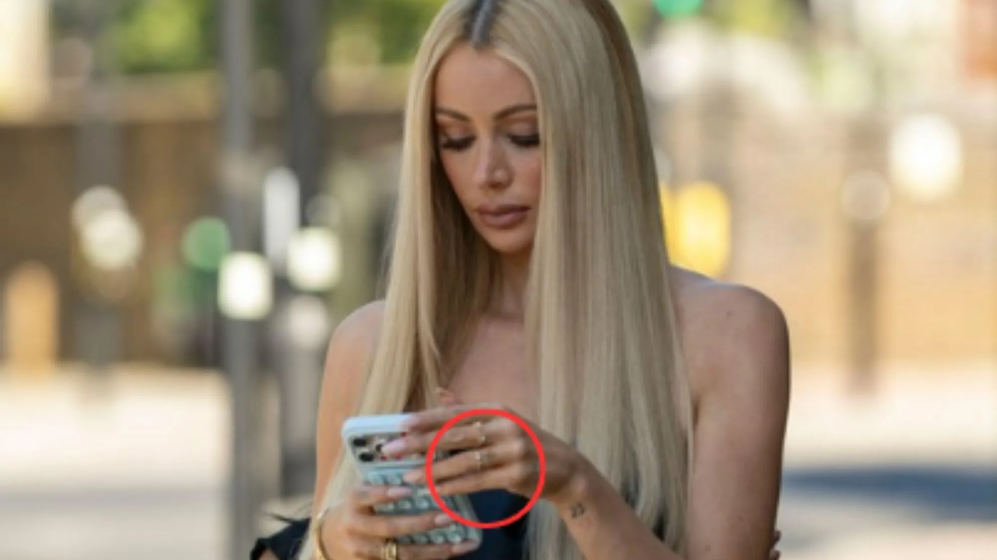 Olivia Attwood sparks engagement rumours to Pete Wicks as she spotted wearing band on her ring finger