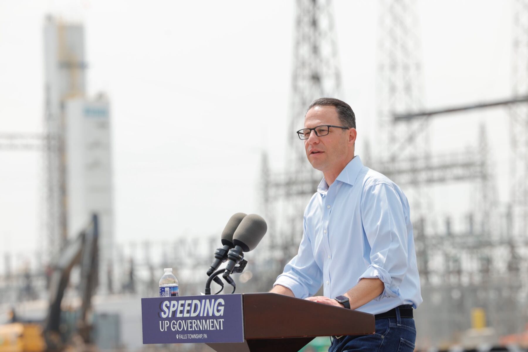 How Gov. Shapiro’s early embrace of data centers is testing his high popularity in Pennsylvania