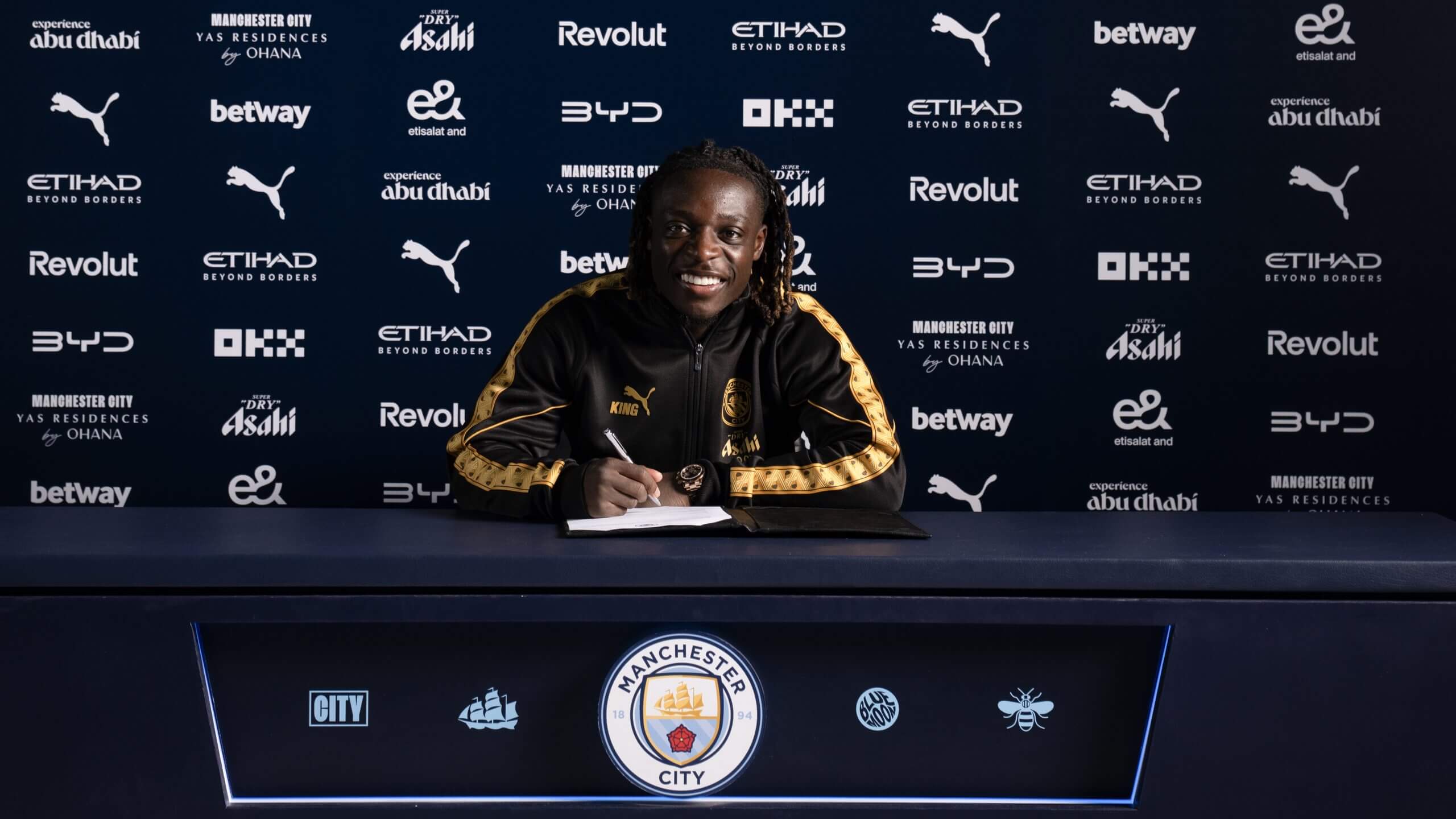 Jeremy Doku signs new Manchester City contract until 2031