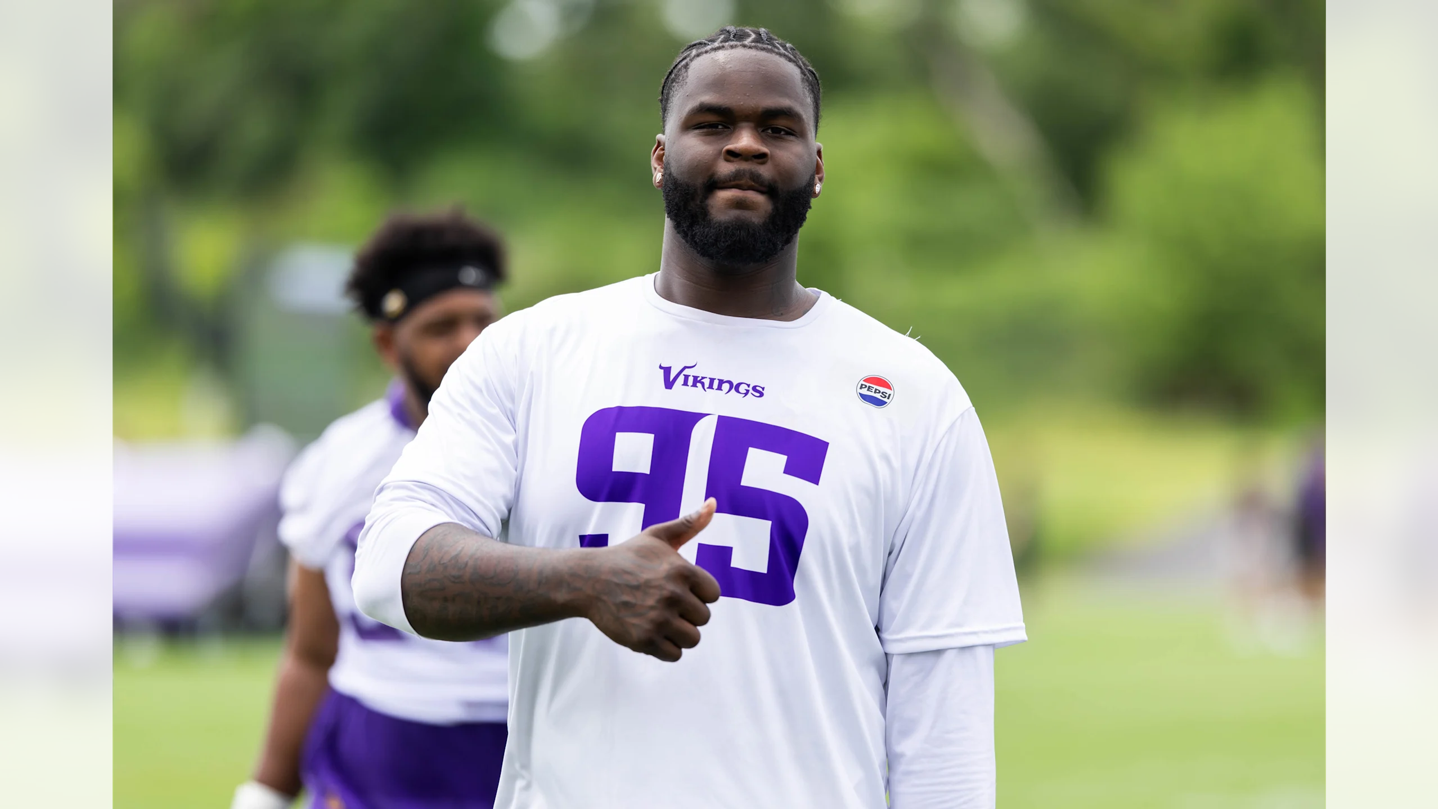 Brian Flores Sends Clear Message About Caleb Banks' Early Role With Vikings