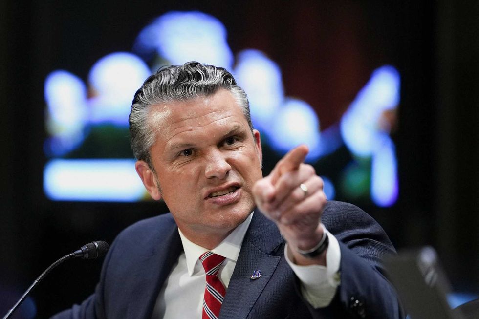 'This is insane!' MS NOW host flips out over Pete Hegseth's latest blunder
