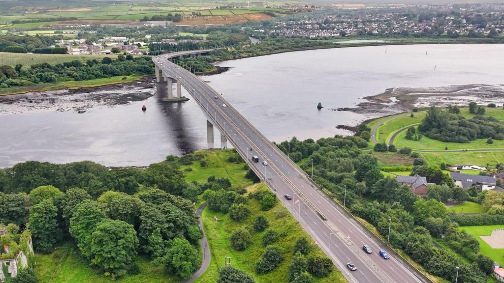 Traffic warning after car fire closes Foyle Bridge