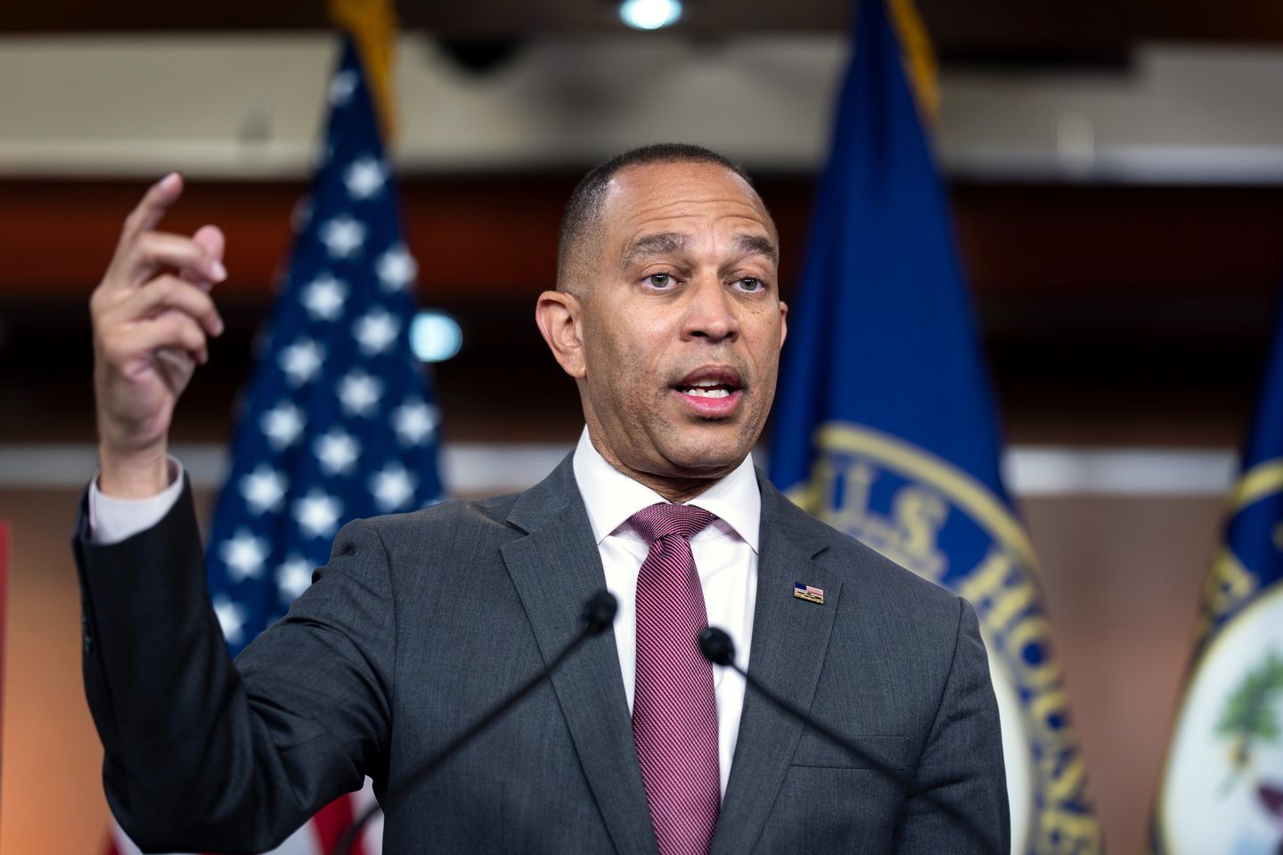 Hakeem Jeffries calls for Supreme Court overhaul if Dems capture midterms