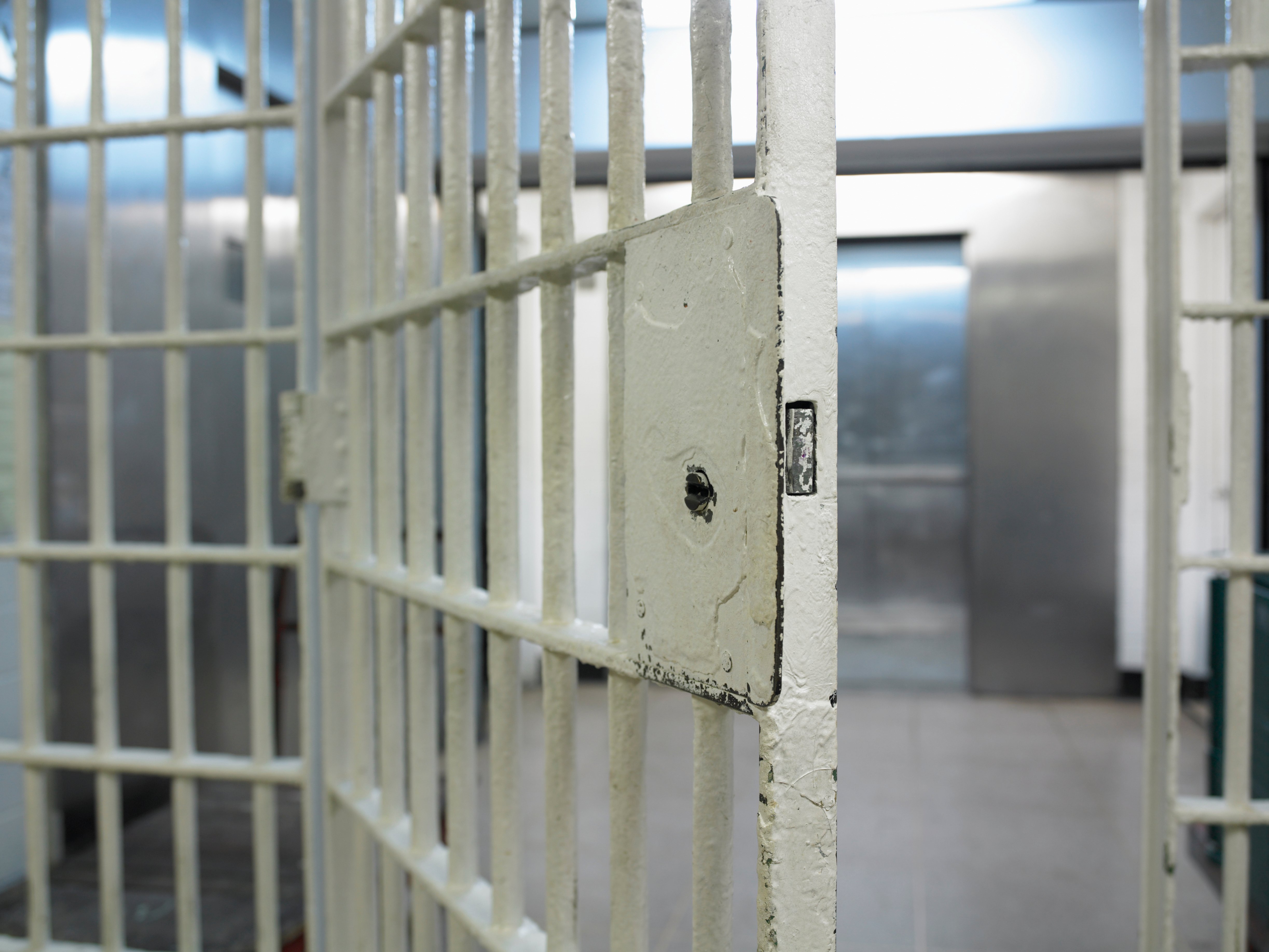 California prisons fail to stop guards from sexually abusing women, Justice Department finds