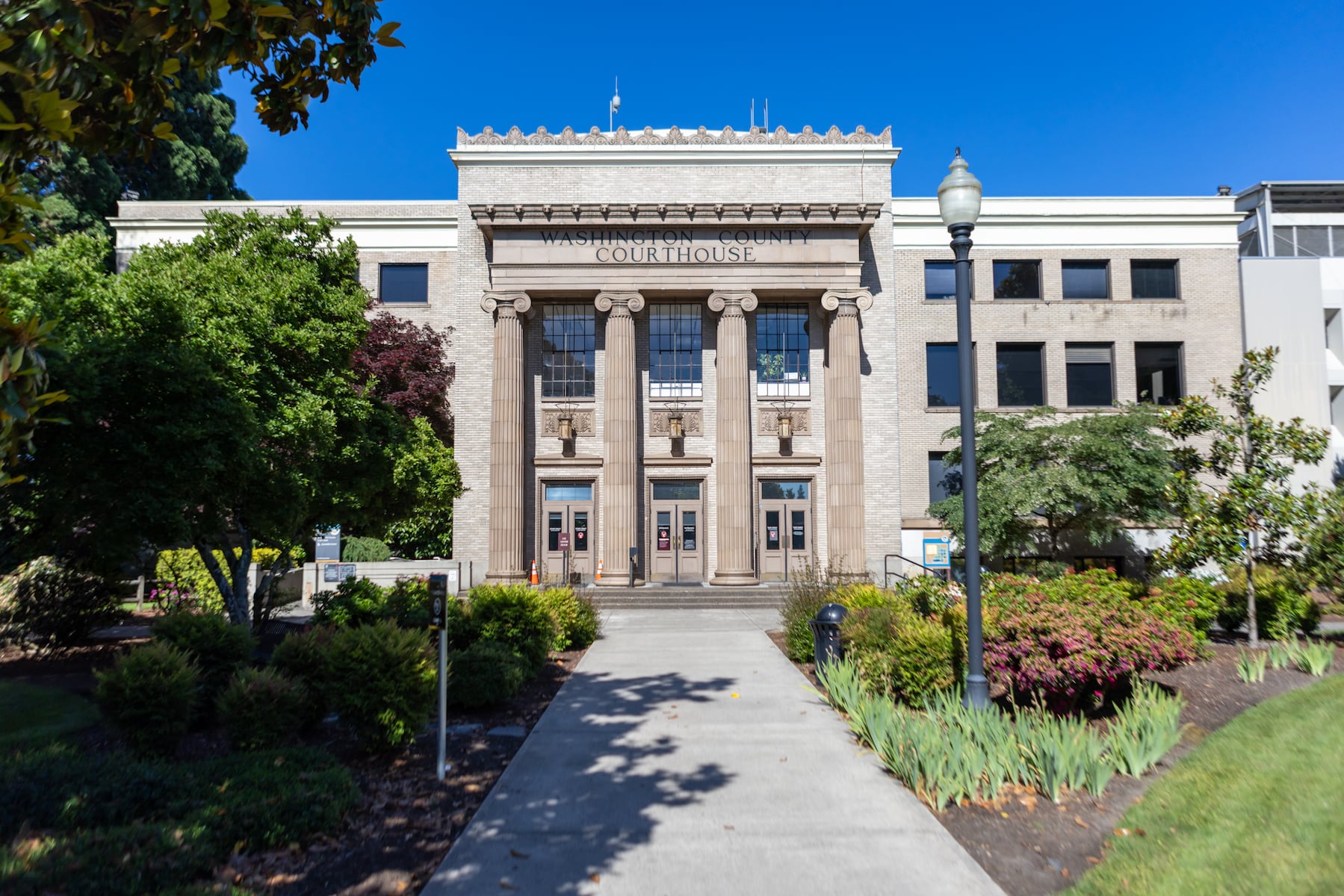 Man accused of harassing Oregon state senator pleads not guilty