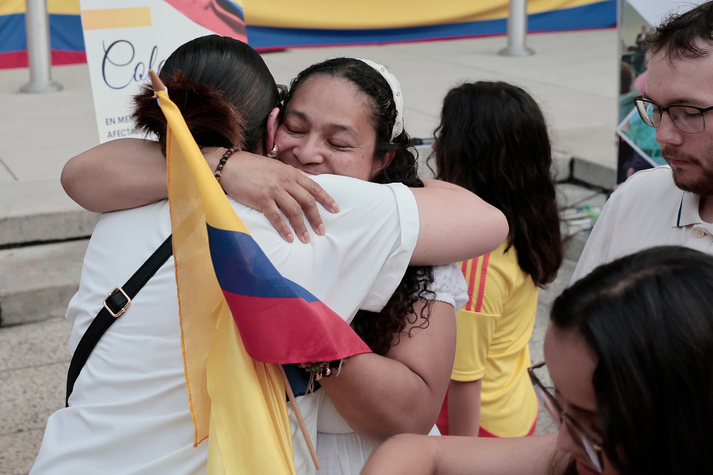 Philadelphia’s Colombian community rallies to help earthquake victims