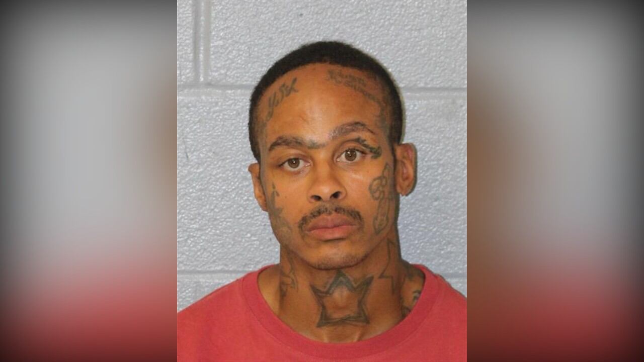 Man caught trespassing at Charlotte airport arrested on outstanding warrants
