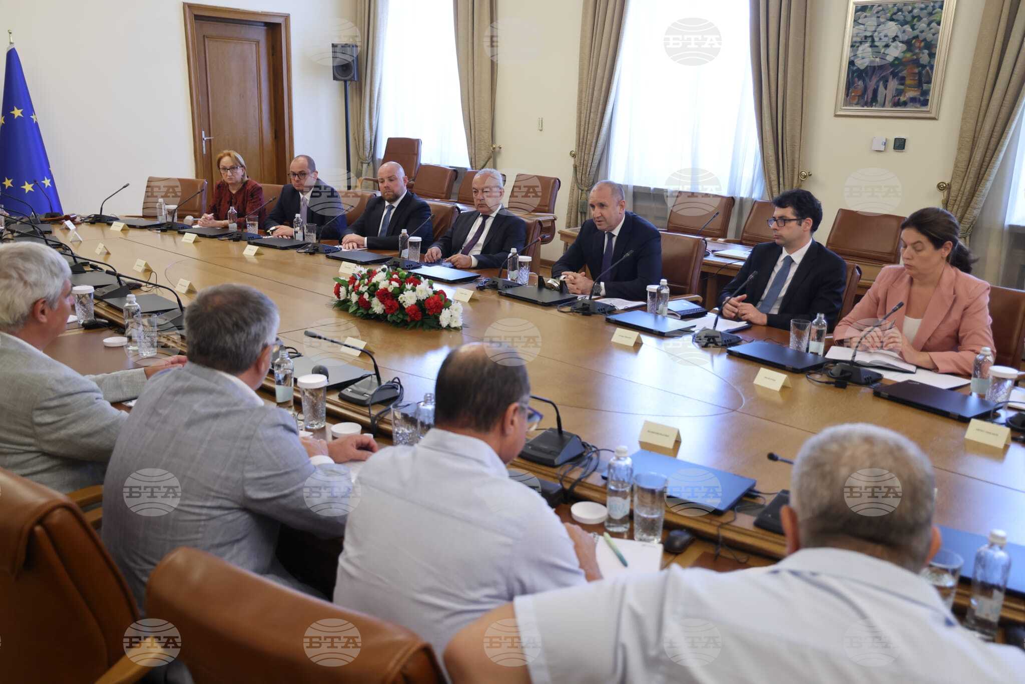 Government Committed to Preserving Coal Industry, Prime Minister Says