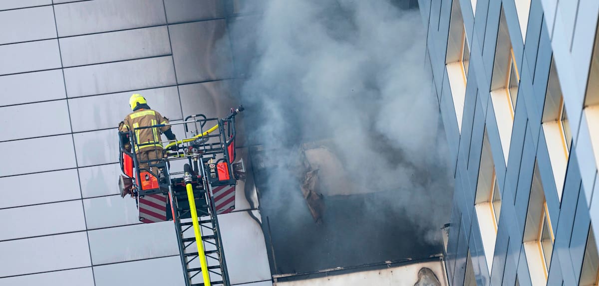 Dramatische Evakuierung bei Hochhausbrand in Berlin – Menschen drohten zu springen