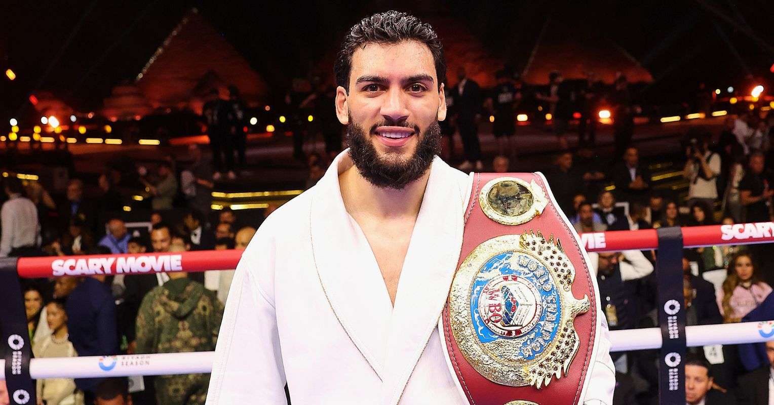 Hamzah Sheeraz ordered to face former unified world champion in dangerous title defence