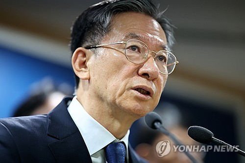 Justice minister seeks discipline for two prosecutors over courtroom walkout