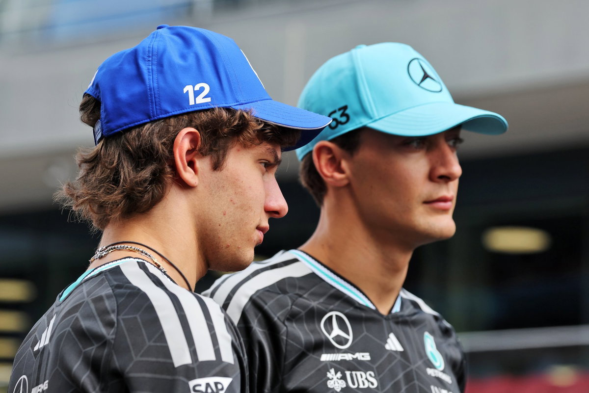 Mercedes face critical decision to avoid "uncomfortable" F1 title run-in