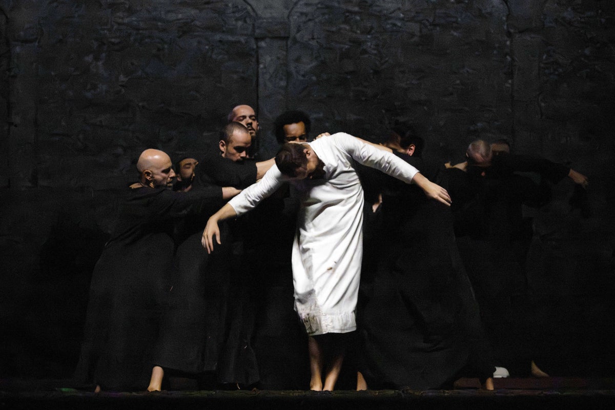 Live animals and baking bread feature in Messiaen's `Saint François d’Assise' at Salzburg Festival