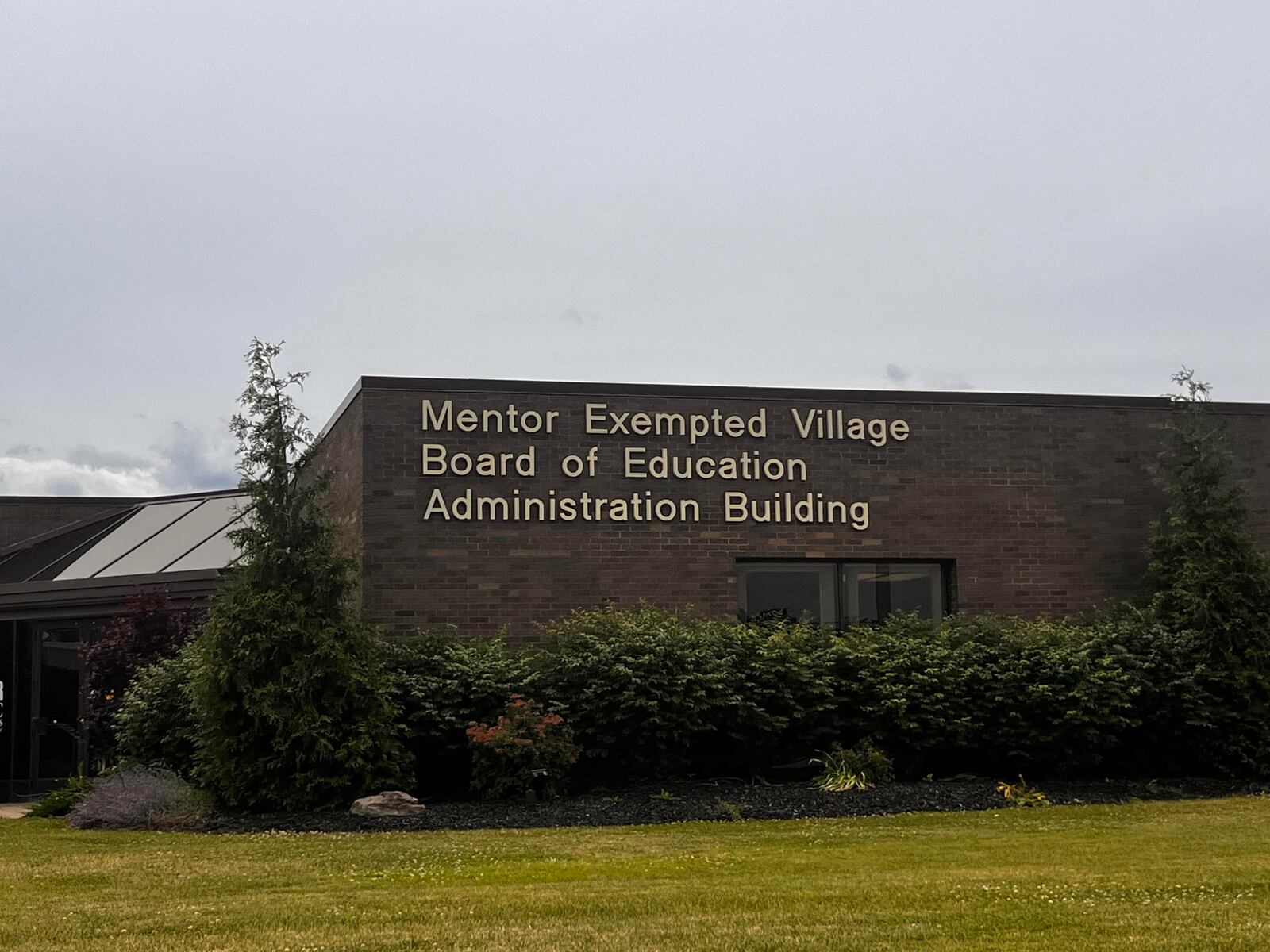Mentor Schools moves closer to consolidation plan as financial pressures mount