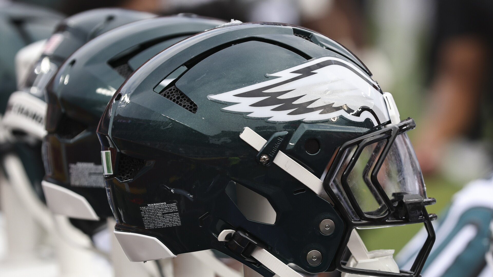 Moro Ojomo, Fred Johnson fought at Eagles' practice on Thursday