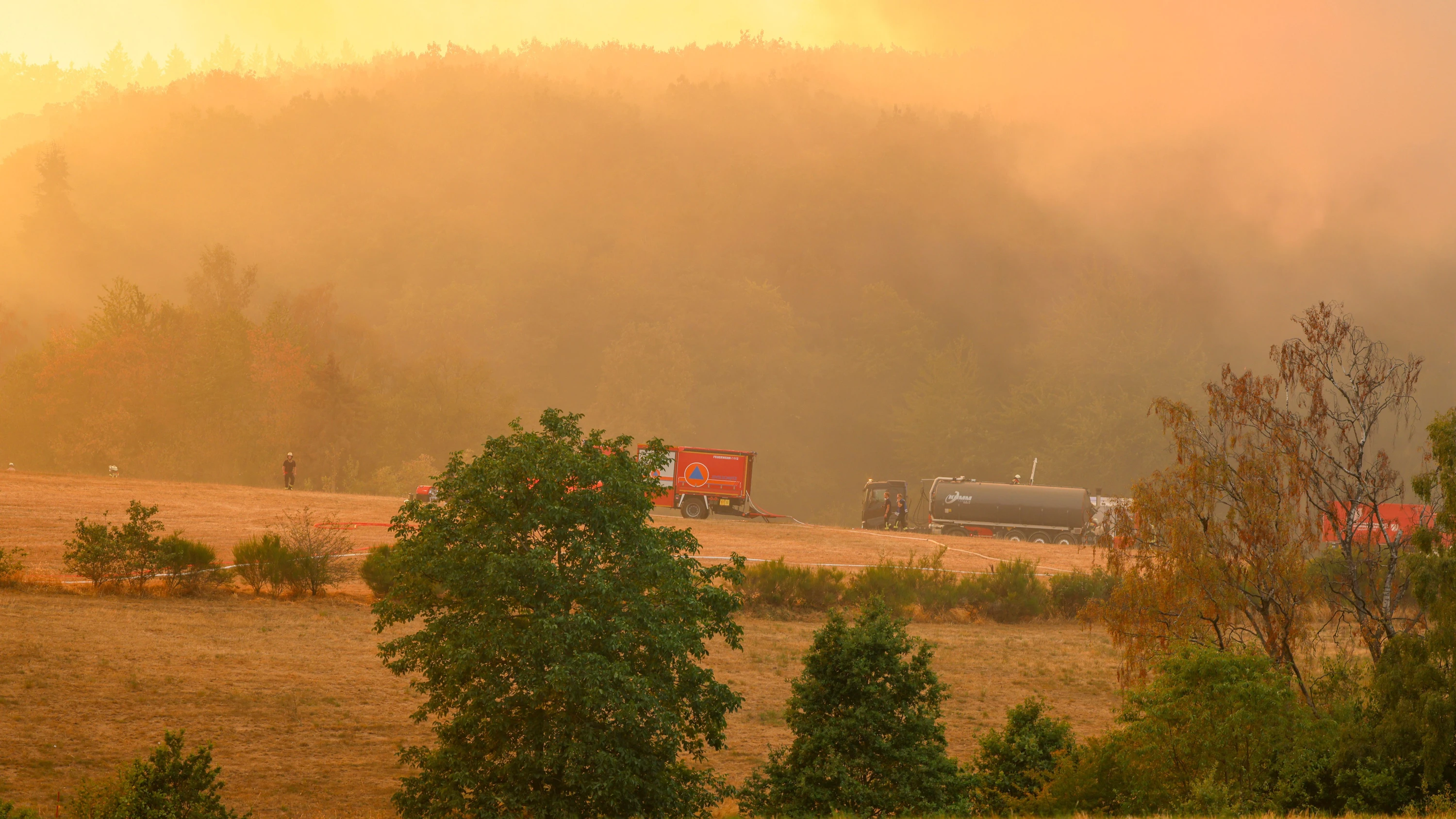 Bundeswehr hilft: Größter Waldbrand in NRW: Löscharbeiten in der Eifel gehen weiter