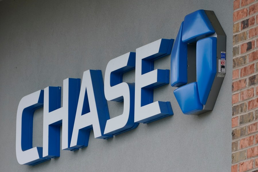 Police catch man accused of robbing Chase Bank in Fairview Heights
