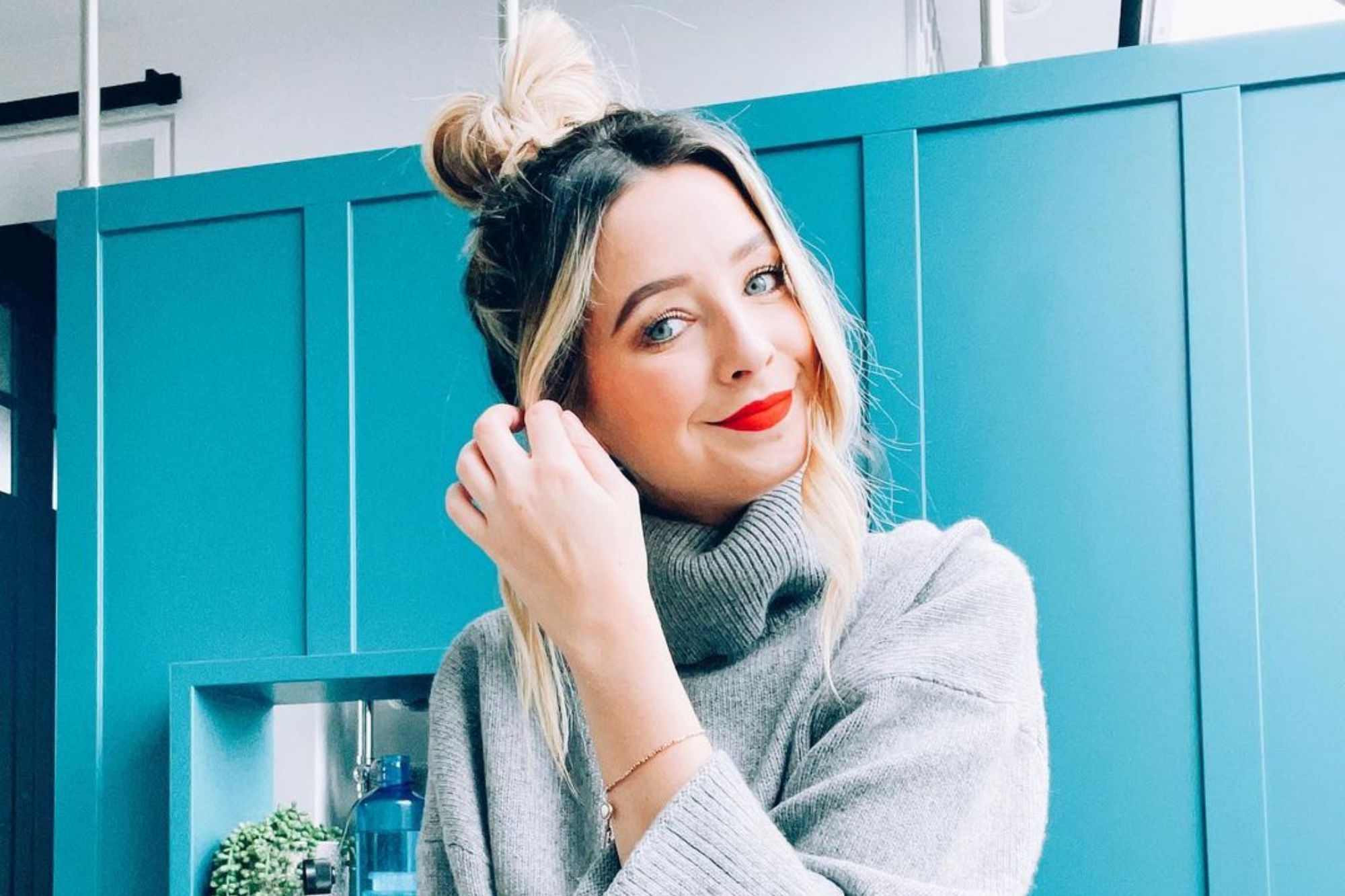 ‘Missing’ YouTuber Zoella gets go-ahead for donkey sanctuary…as locals rage over ‘blurred’ boundaries & ‘family’ letters
