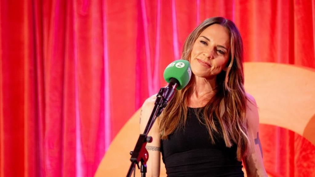 Mel C sponsors Sheffield women's football team