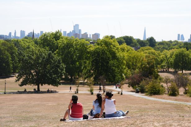 Met Office predicts 'late season heatwaves' for September in UK 'especially in the south'