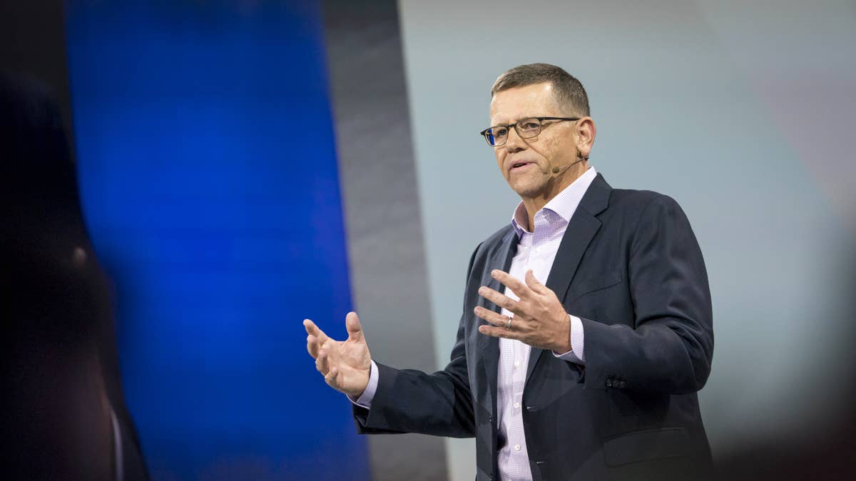 Wedbush isn't fully buying SanDisk's investor day pitch