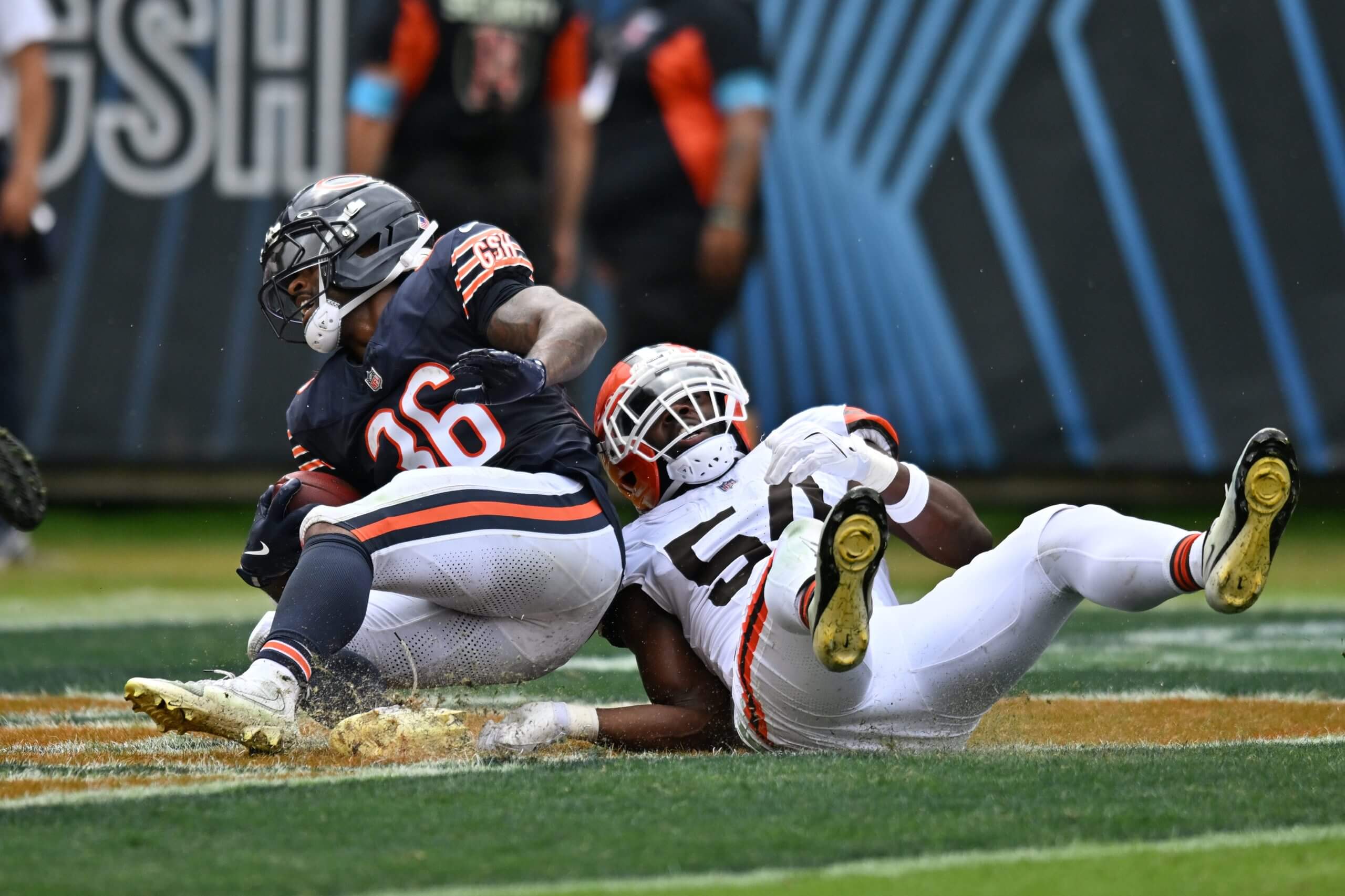 Bears assistant Antwaan Randle El helps bring offense to life in preseason blowout