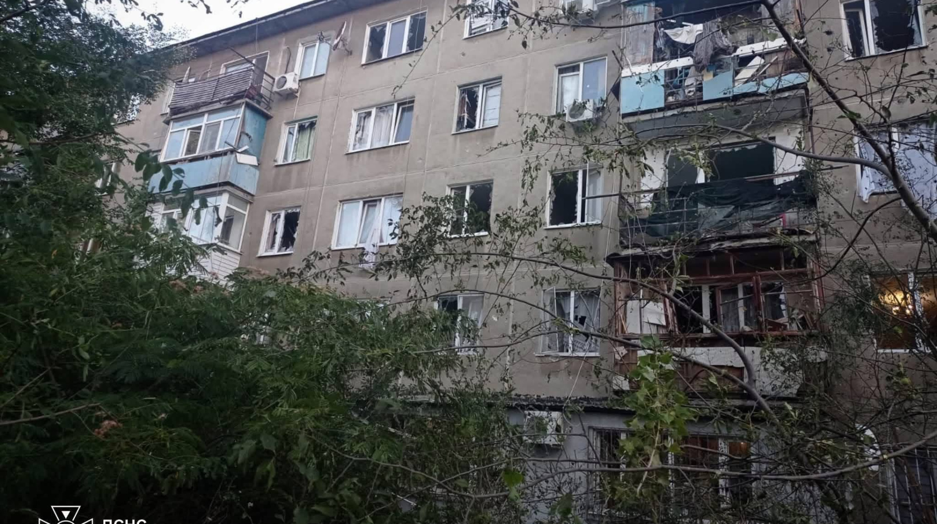 Russian attacks on three Ukrainian oblasts kill 2 and injure 16 others