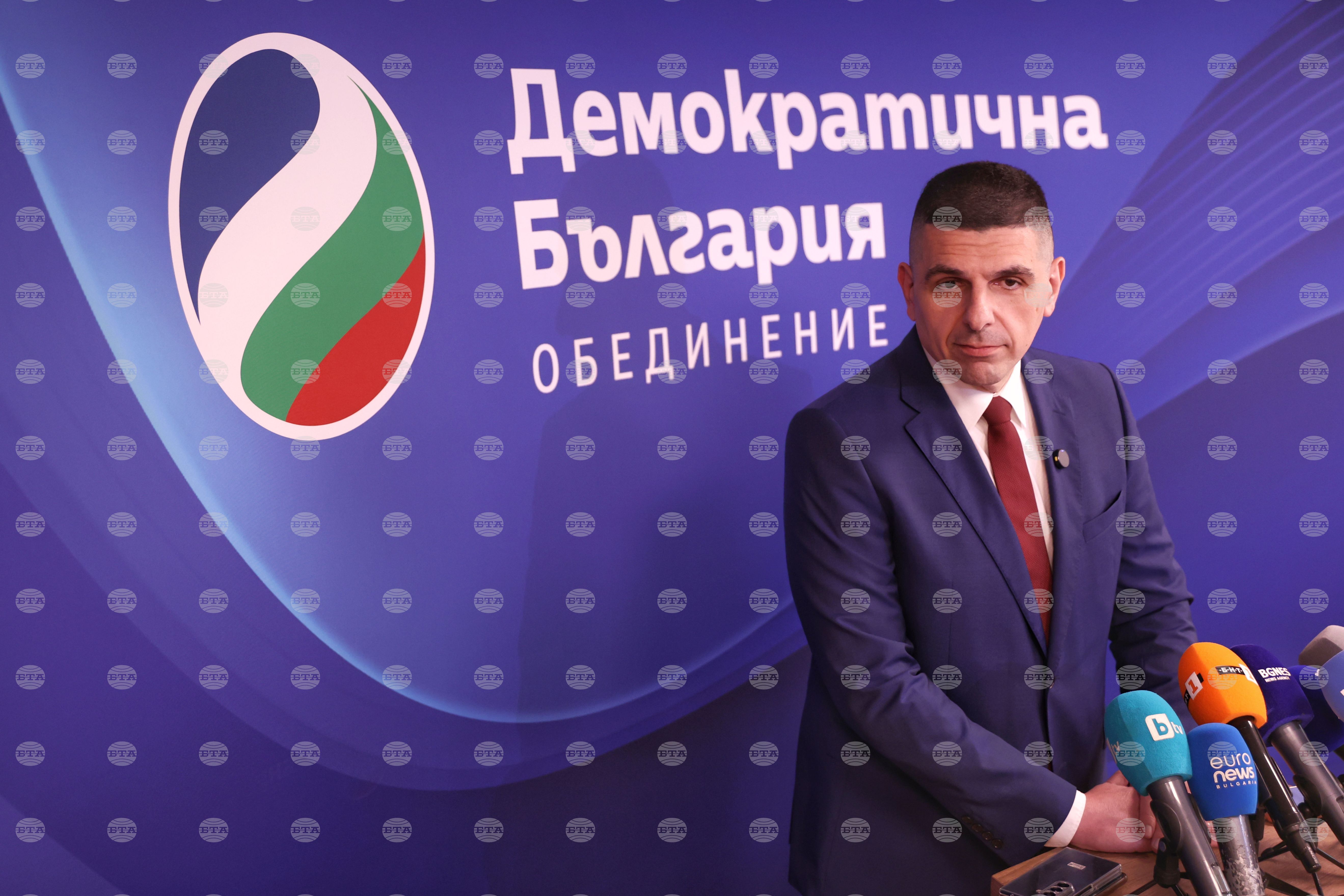 DB Describes Radev Cabinet's First 100 Days as Period of Taking Over a Failed Governance Model, Creating New Risks