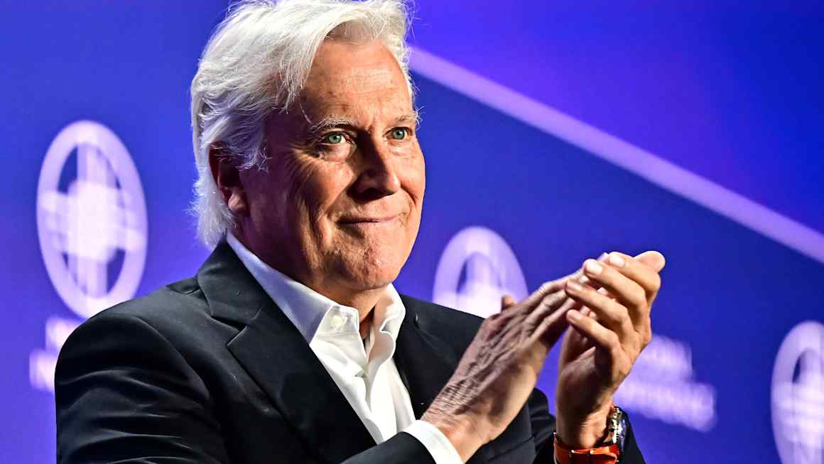 How a sports billionaire threatens to upend Wall Street