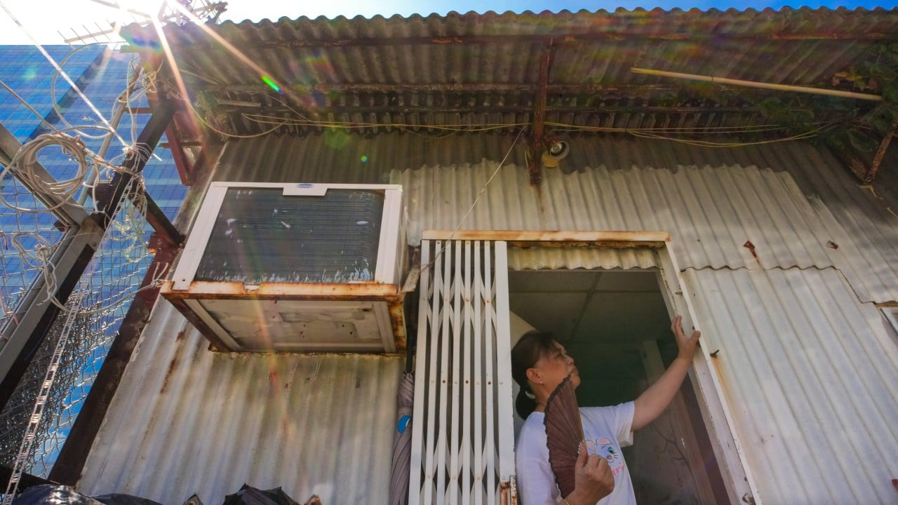 Subdivided flat residents suffering in heat that feels like 52 degrees: study