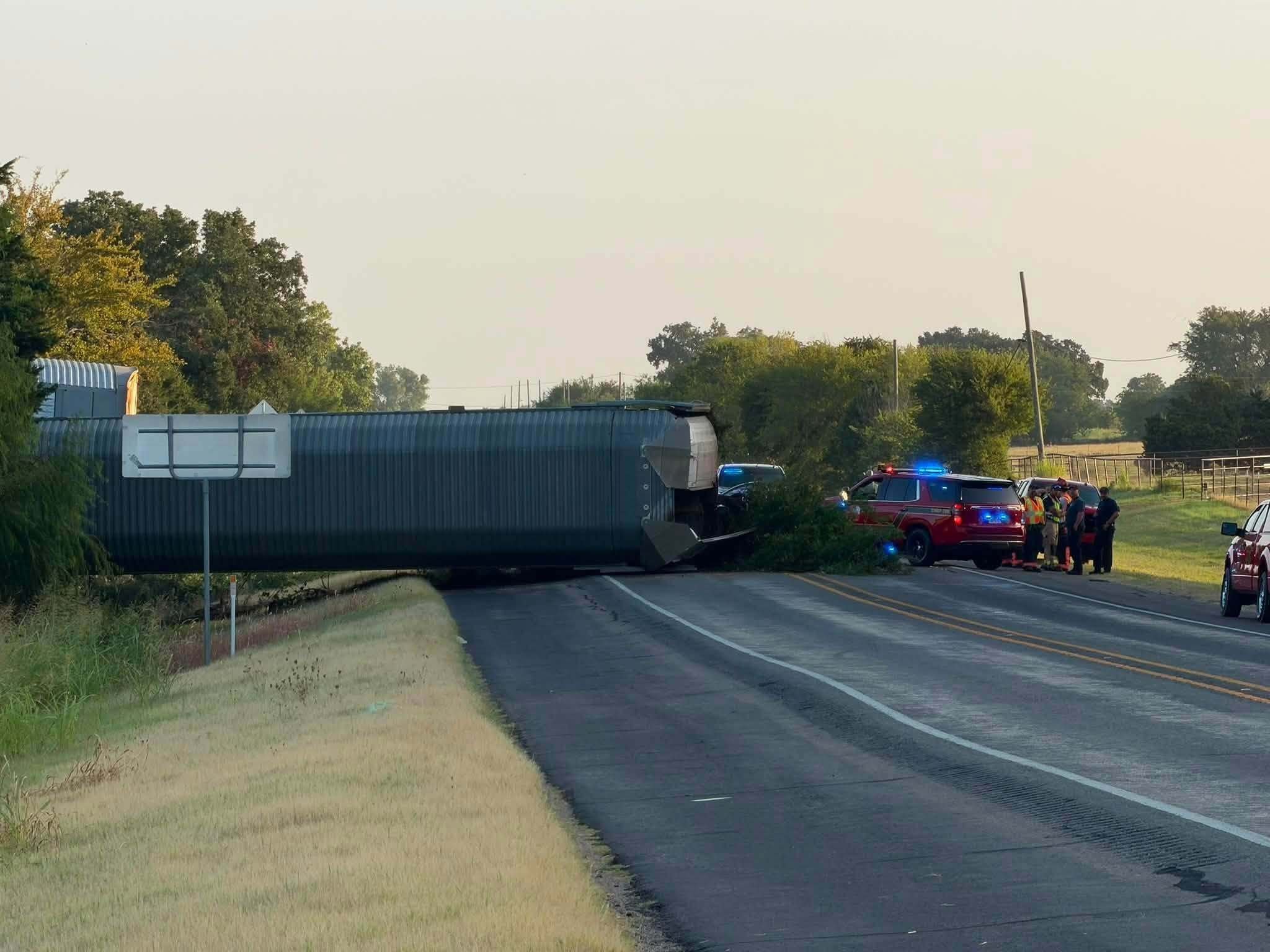 Train derailment in Collinsville closes US-377 lanes, injures person