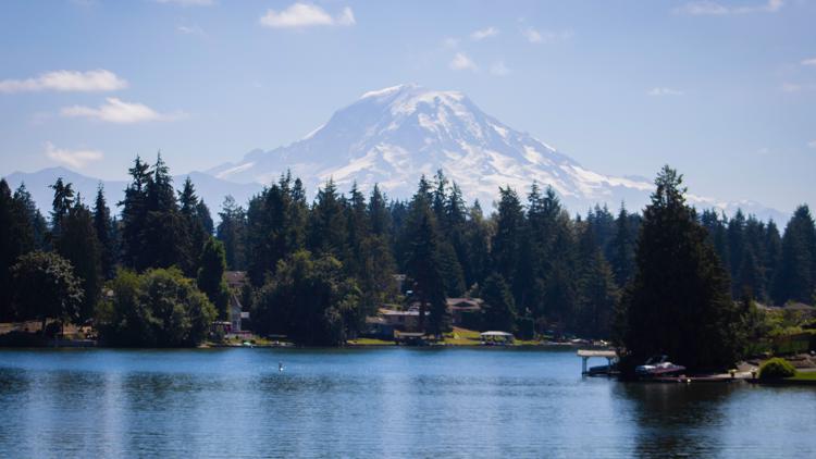 10-year-old girl critically injured in Lake Tapps drowning