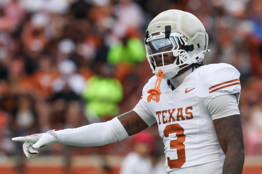 Biles leads experienced, revamped Texas linebacker room