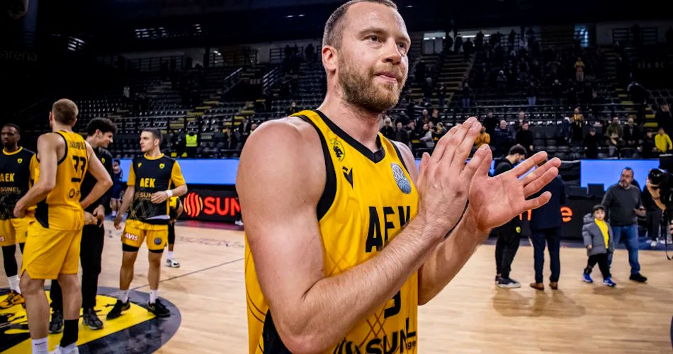 Lukas Lekavicius signs two-year extension with AEK
