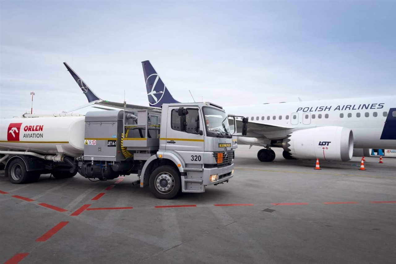 High jet fuel costs could squeeze low-cost airlines for months
