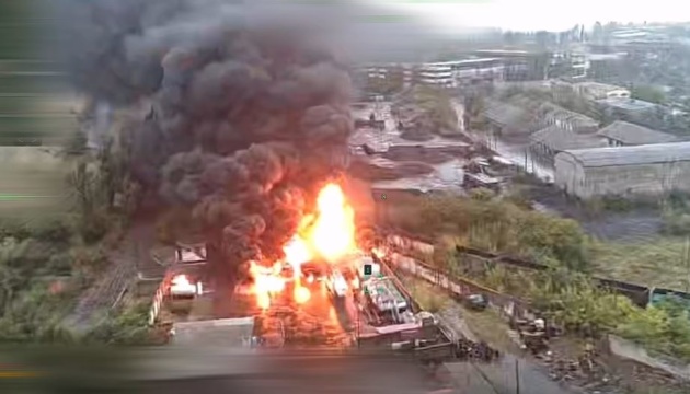 Operation “Peklo-2”: Azov drones destroy Russian fuel supplies in Donetsk region again
