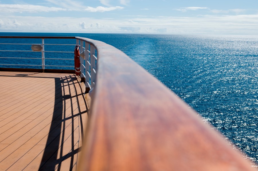 2 arrested after entering room, hitting 3, including child on cruise ship: Florida deputies