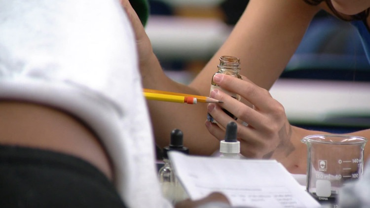 Denver Public Schools' ban on cell phones, smartwatches in classrooms starts as students return to classroom