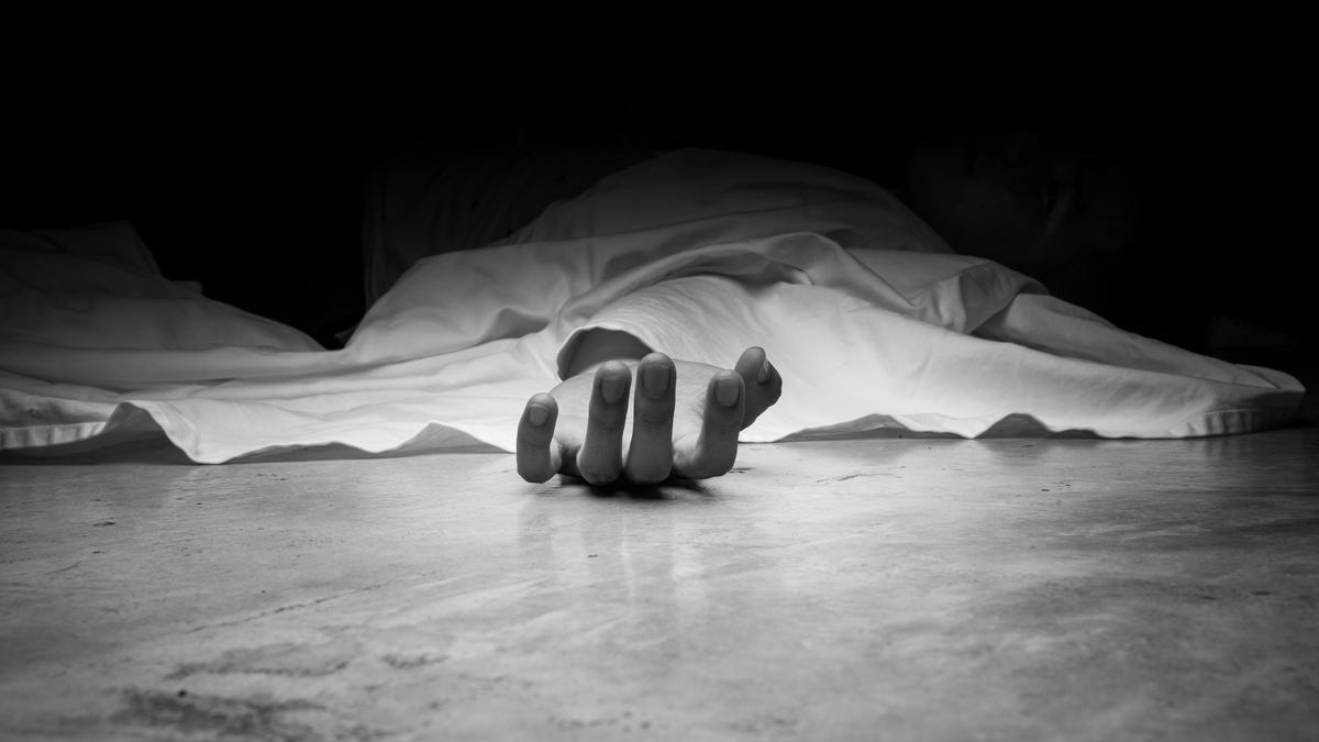 Man, 5-year-old son found dead under suspicious circumstances in Bengaluru