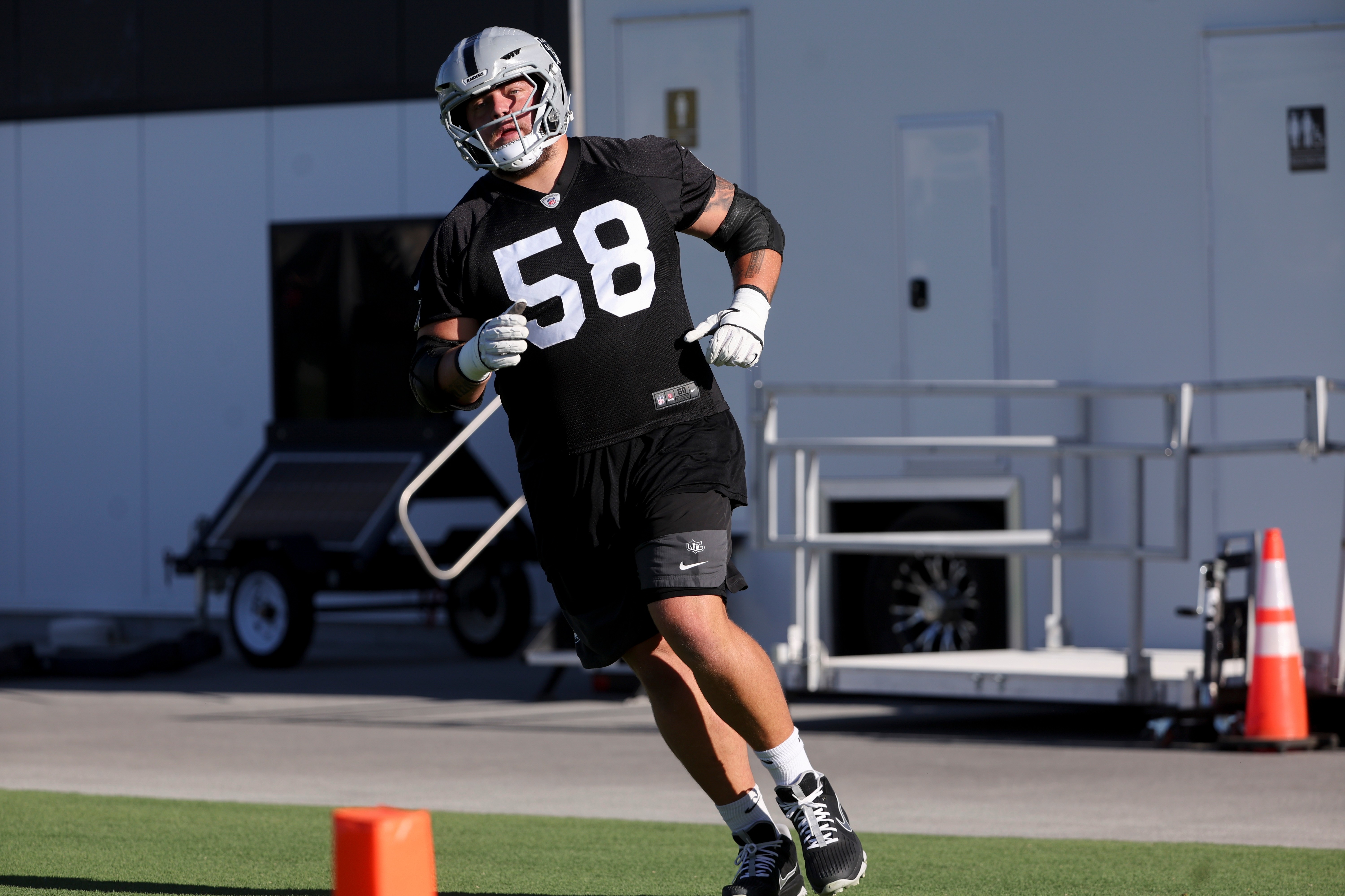 Raiders’ veteran OL Jackson Powers-Johnson leaves practice via injury