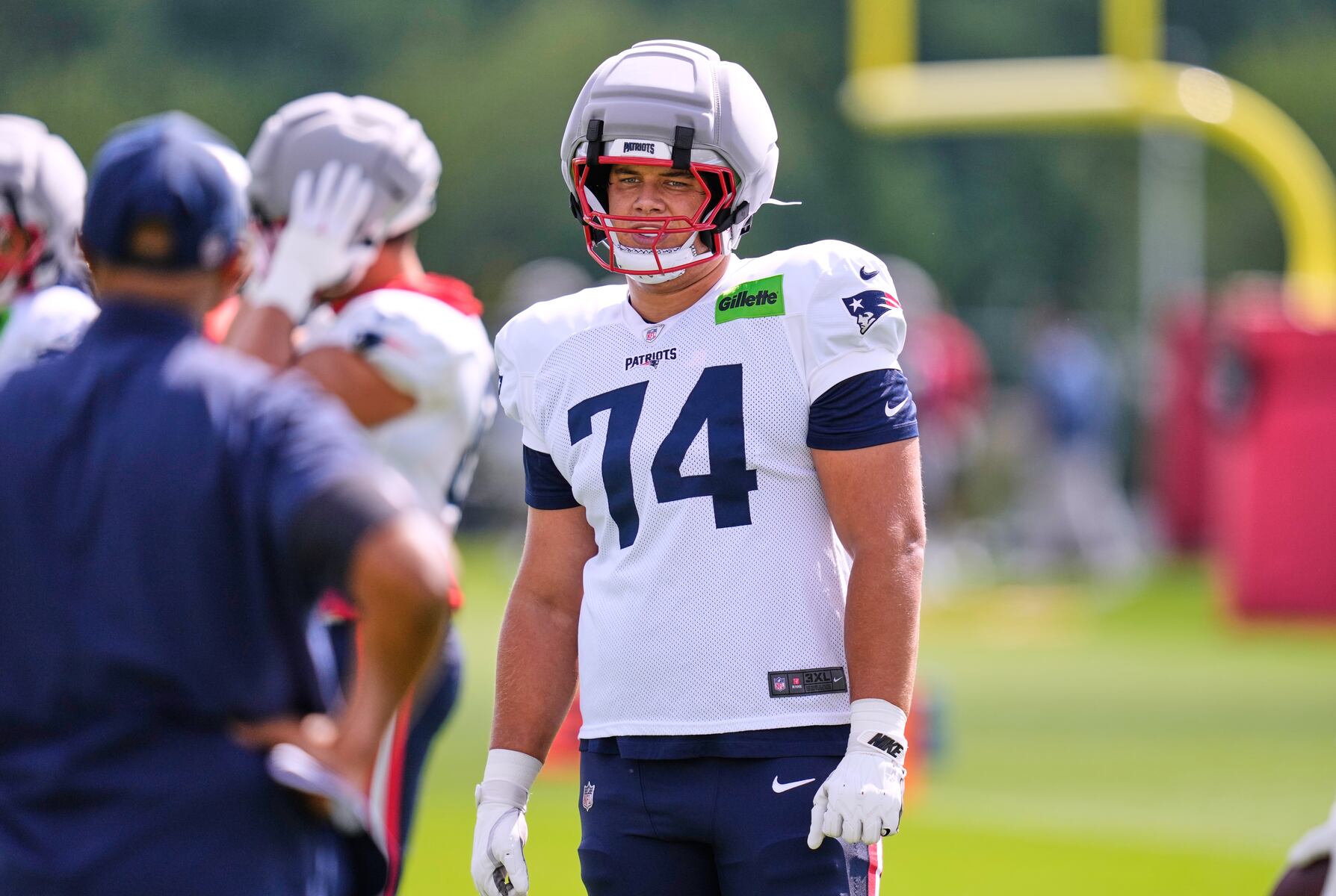 Will Patriots move their promising rookie tackle to guard to solve depth issues?